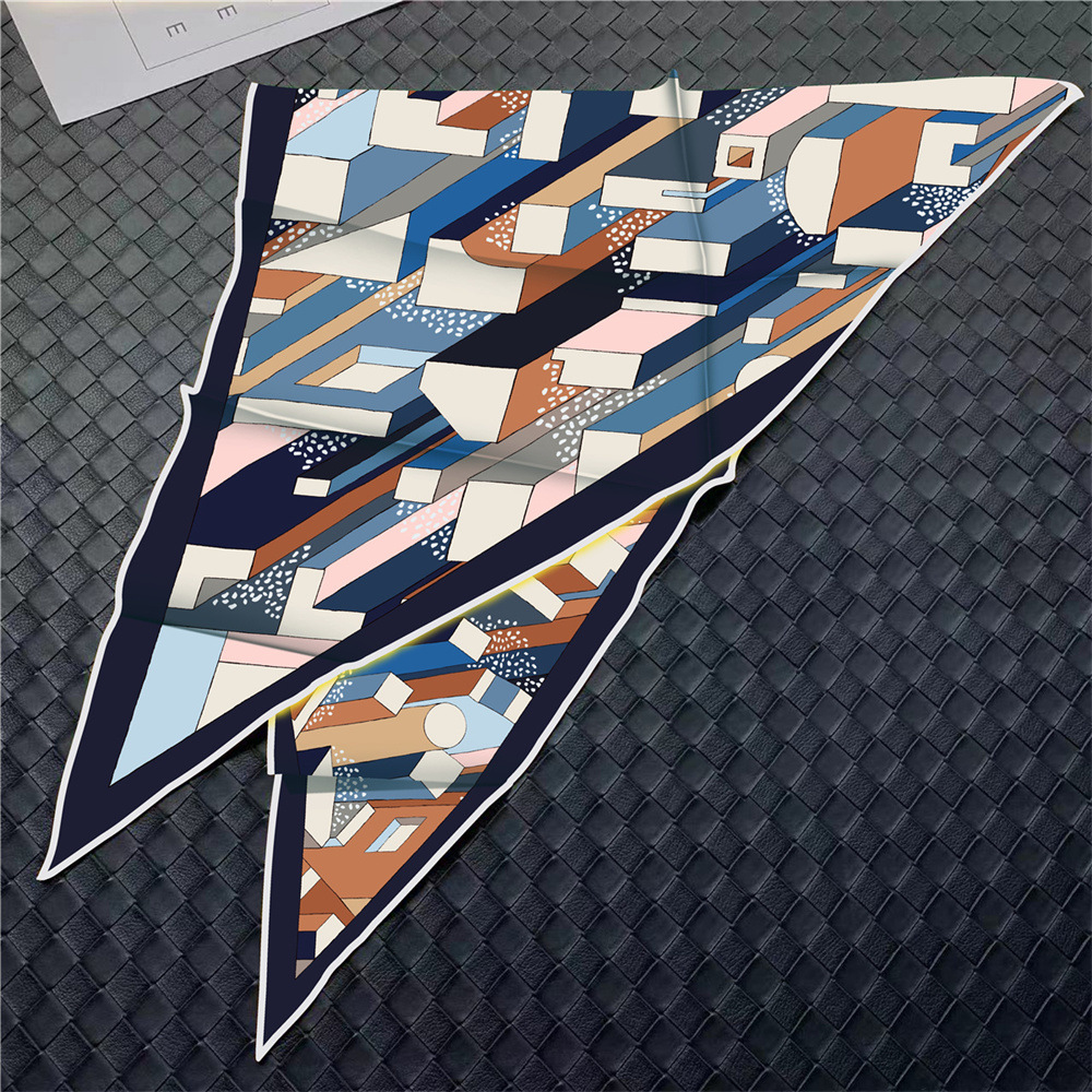 Large Triangle Shape Silk Scar - đánh giá và giá Luxury Bags Hong Kong