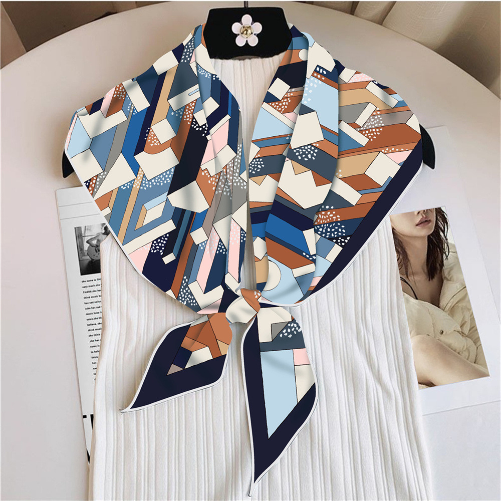 Large Triangle Shape Silk Scar - đánh giá và giá Luxury Bags Hong Kong